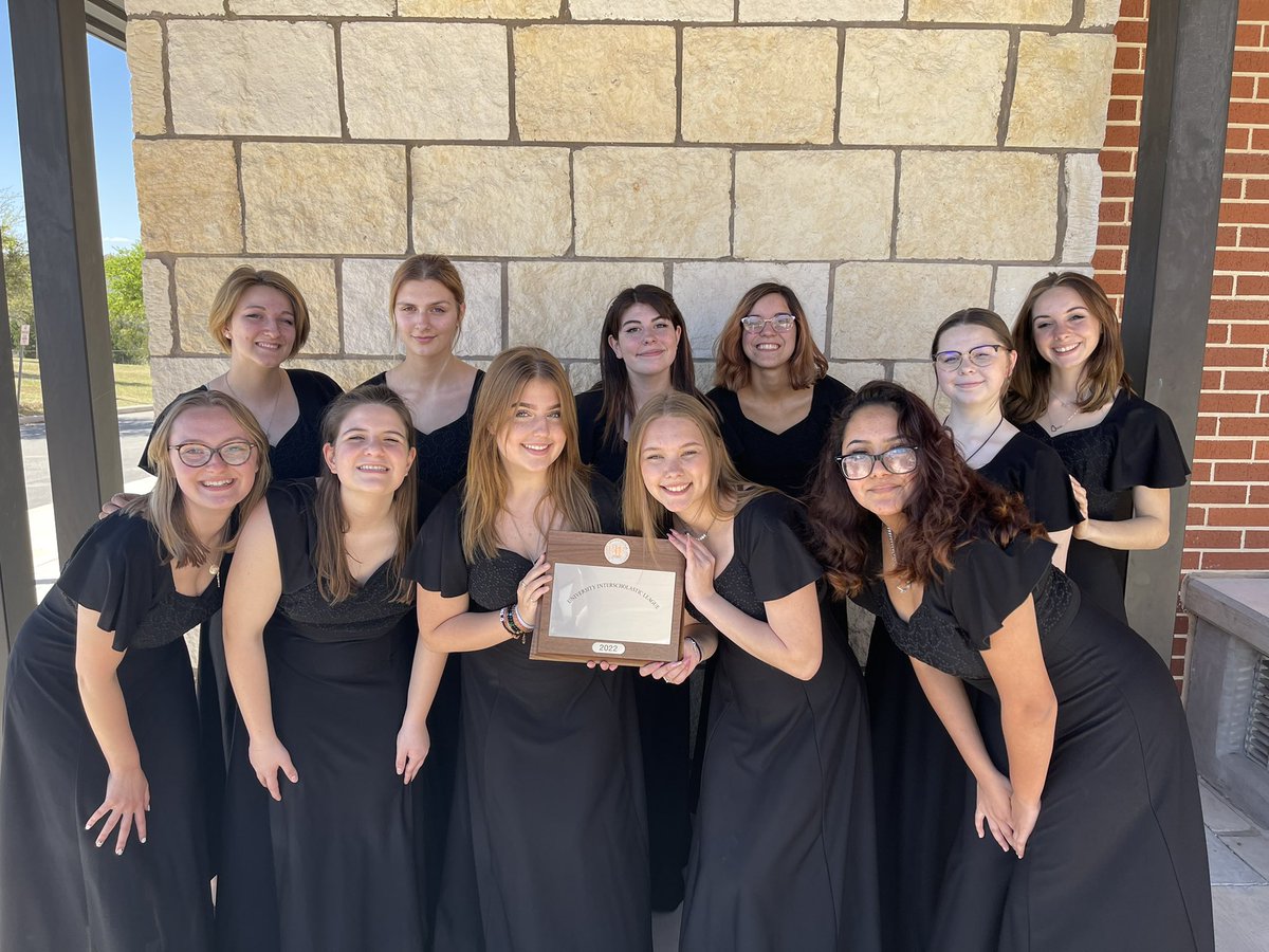 Samanth15517565's tweet photo. Congrats to CLHS Varsity Treble Choir on their UIL CSR performance. They brought home sweepstakes in sight reading!! 🙌 so proud of these young ladies ❤️ #thelakeisrising #UILCSR @CLHS_Principal @martylenard @schumanncarla1 https://t.co/Rj1udR4f9E