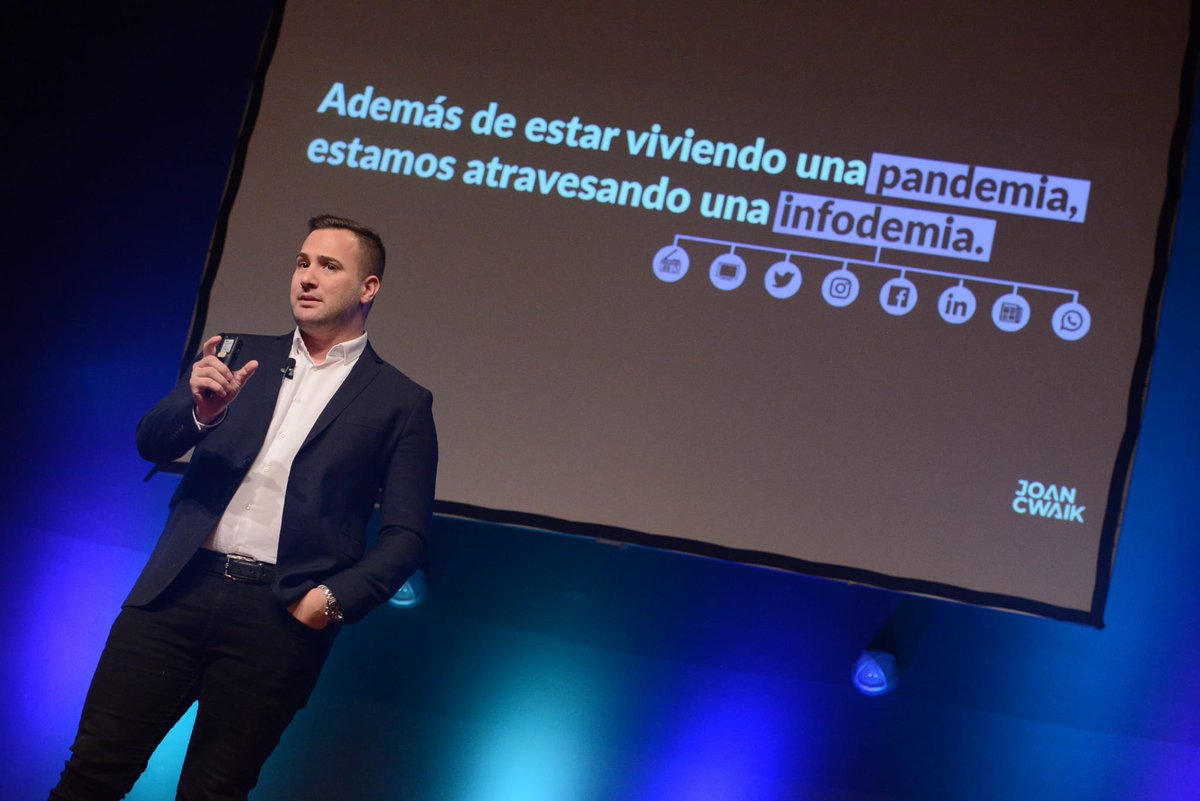 smdayUY's tweet photo. “Hoy en día la información como tal está careciendo de valor. ¿Por qué estamos generando escasez de información en un mundo donde la replicabilidad cuesta 0?”.

@JoanCwaik expone acerca de la nueva era de la información. https://t.co/lKaSmGyBOH