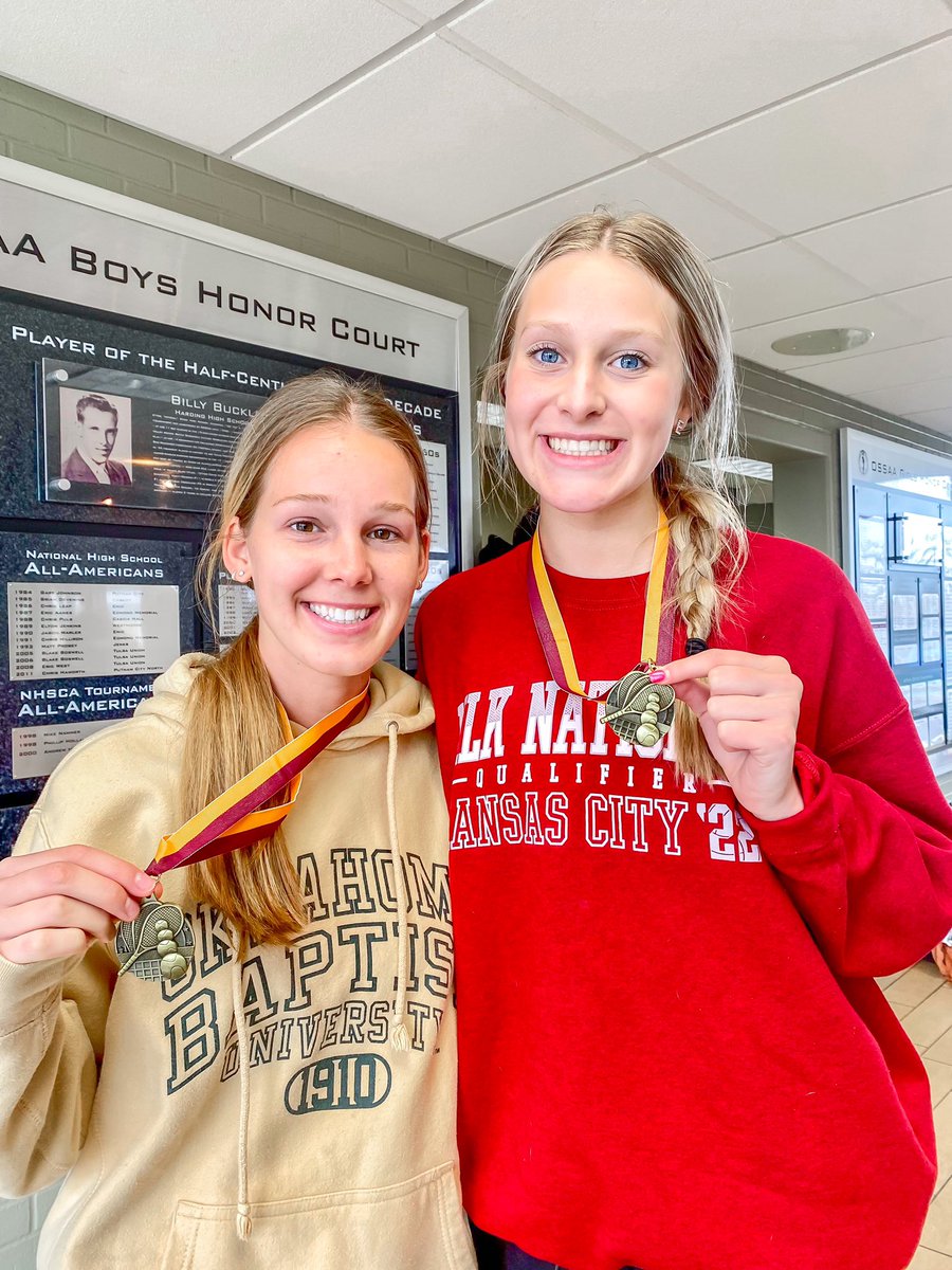 emily_boyer_'s tweet photo. No. 1 Doubles Champs at the Putnam City North Tennis 🎾Tournament today with @kaylee03761290! Proud of my CA Titan teammates! 💪#titantennis #okpreps #podiumchasing https://t.co/EsgAYAsNgt