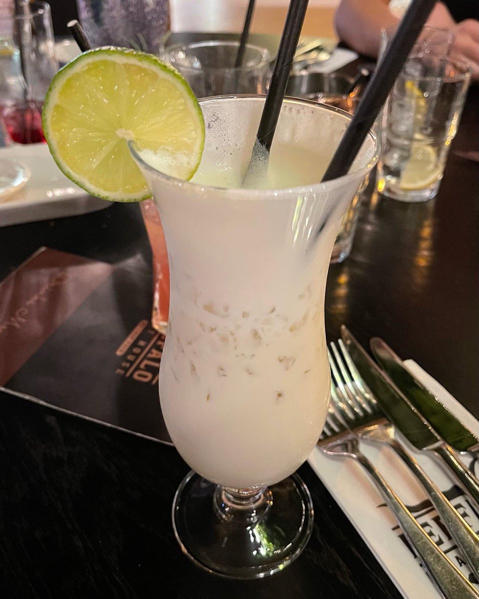 Riimbo_'s tweet photo. Steak and cocktails  at Beefalo 😋🍹 https://t.co/fb6IA5ShlE