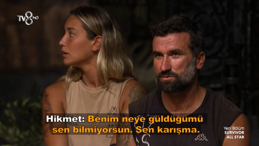 Barış: "Hikmet kaldığın için gülüyorsun değil mi?"

Hikmet: "Sen karışma"

#Survivor #Survivor2022