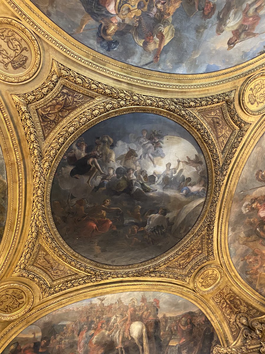 ohmyIAN's tweet photo. I soffitti di Versailles… mi hanno rapita 🕯✨🤍 https://t.co/tMTl4BK1jA