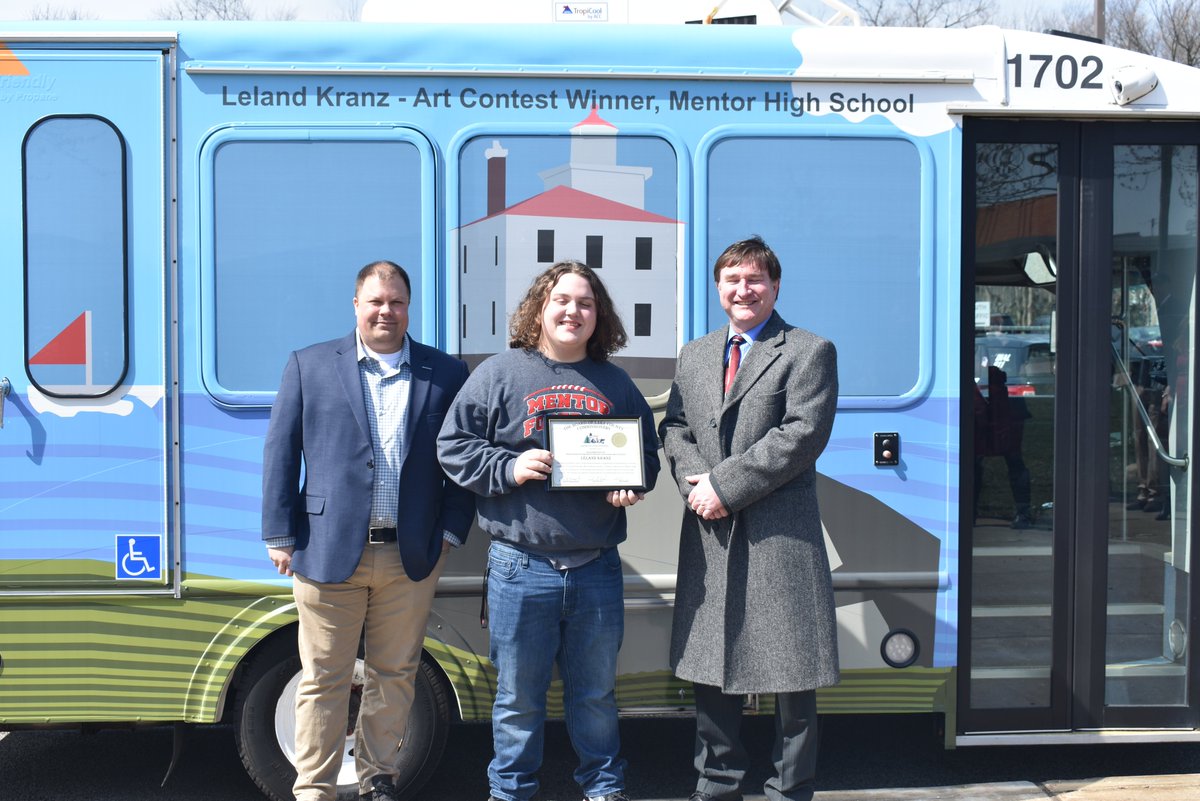 Laketran's tweet photo. It was a beautiful day to debut our 2022 Art Bus! Thank you to everyone who joined us for the event. Thanks to everyone who joined us and congratulations again to @MentorHigh sophomore, Leland Kranz, who created the winning design!  🚐🎨🏆👀 https://t.co/wlbyjGN6eV