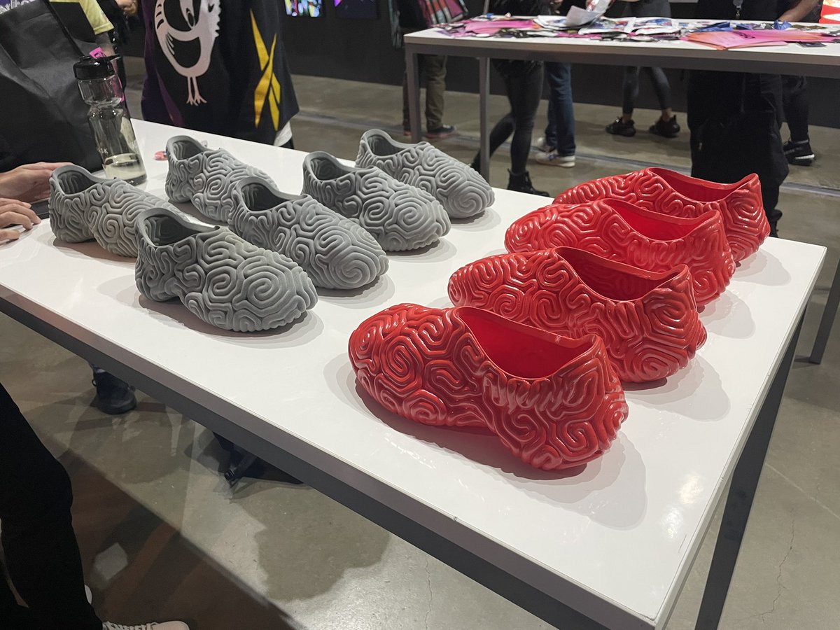 @WhiffinW No one’s ready for our Metaverse /Physical wearable, designed by a Yeezy artist <a href="/bricktopians/">Bricktopians</a>