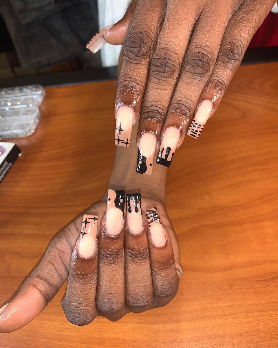 __PrettyyDee__'s tweet photo. What my client asked for and this is what I gave her 💅🏽#brownnails #blacknailtech #blacknails #gramfam24 #gramblingstateuniversity #mediumnails #explorepage #explore #designnails #firsttime #rustonnails #gramblingnailtech https://t.co/9ZnXiIK1X6