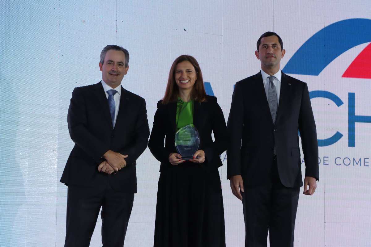 AMCHAMDR's tweet photo. Hoy desde el Garden Tent celebramos nuestro #AmchamDREncounter, que tuvo como orador invitado a David Collado, ministro de turismo.

#AmchamDR #Conectar #Representar #AmchamDREncounter #DavidCollado #TurismoRD https://t.co/fA208V74mr