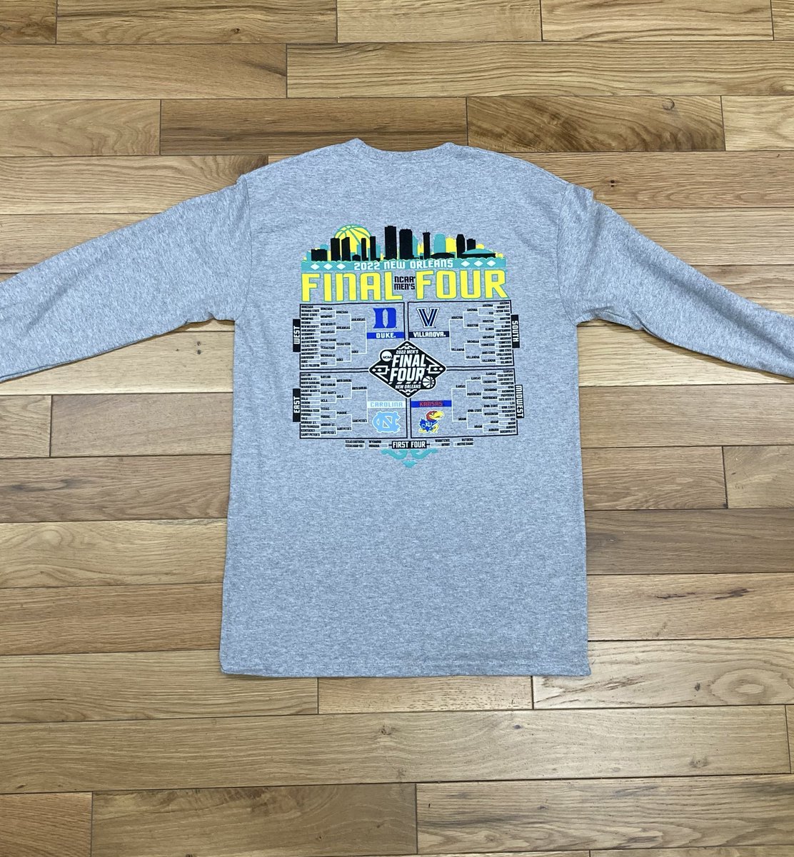 JocksNitchTop's tweet photo. 🏀 THE KANSAS JAYHAWKS FINAL FOUR SHIRTS ARE HERE!!! 💙❤️
•
•
•
#jocksnitch #kansasjayhawks #universityofkansas #finalfour  #marchmadness2022 #KU #rockchalkjayhawk #RockChalk #shopsmall #shoplocal #thenitch https://t.co/MqElWJwh8a