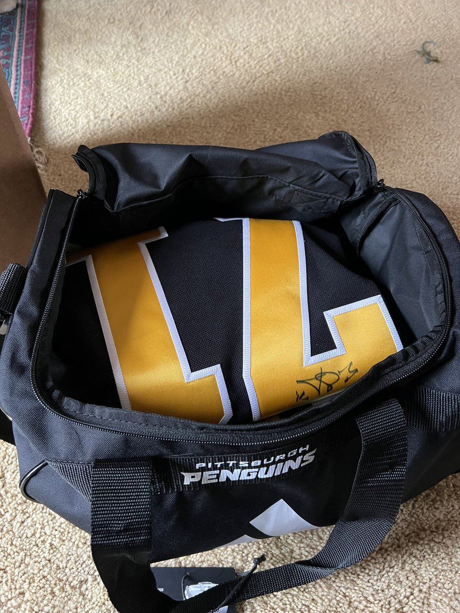 TomPol217's tweet photo. @ATTSportsNetPIT I got my charity bag in today. Pushed down down on the top and told my wife “doesn’t feel like there is a jersey in there. And she said “awe”. But when I opened it up, SURPRISE! #pittsburghpenguins #lemieuxcharities https://t.co/BrqCZaz1aN