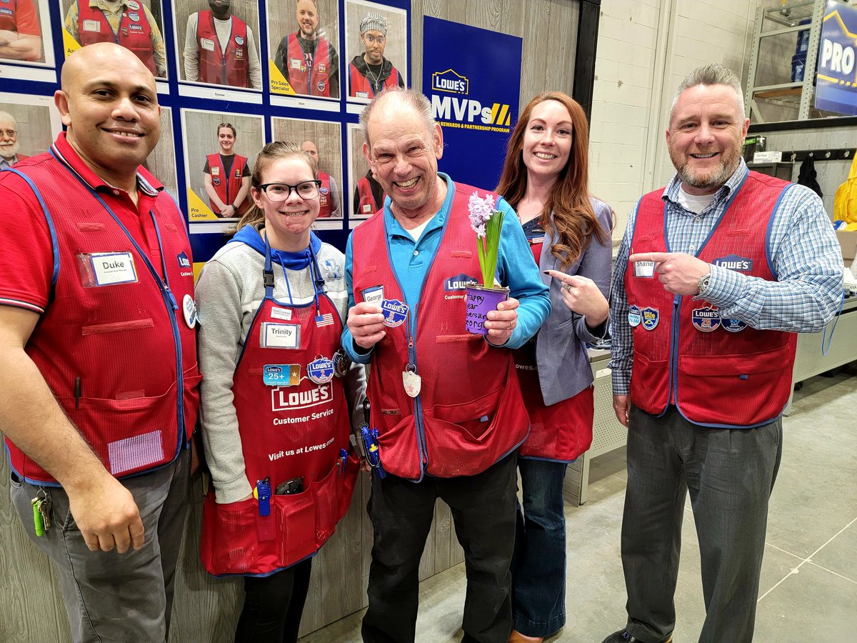 GraceAtLowes's tweet photo. Today we presented our amazing Head Cashier Trinity with her 2 year anniversary badge and our Cashier George with his 5 year anniversary badge! Thank you both for all you do!!! 🌺💝 #lowes https://t.co/iEcAxRi2qV