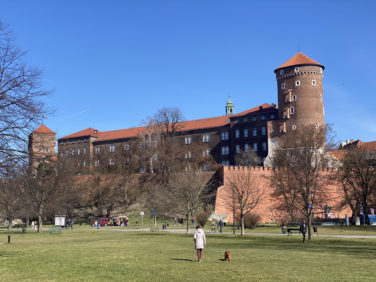 OloStrzyz's tweet photo. Zamek Królewski na Wawelu w Krakowie. #3dtrip #3dpress @krakow_pl #travel https://t.co/rqg0gxTjza