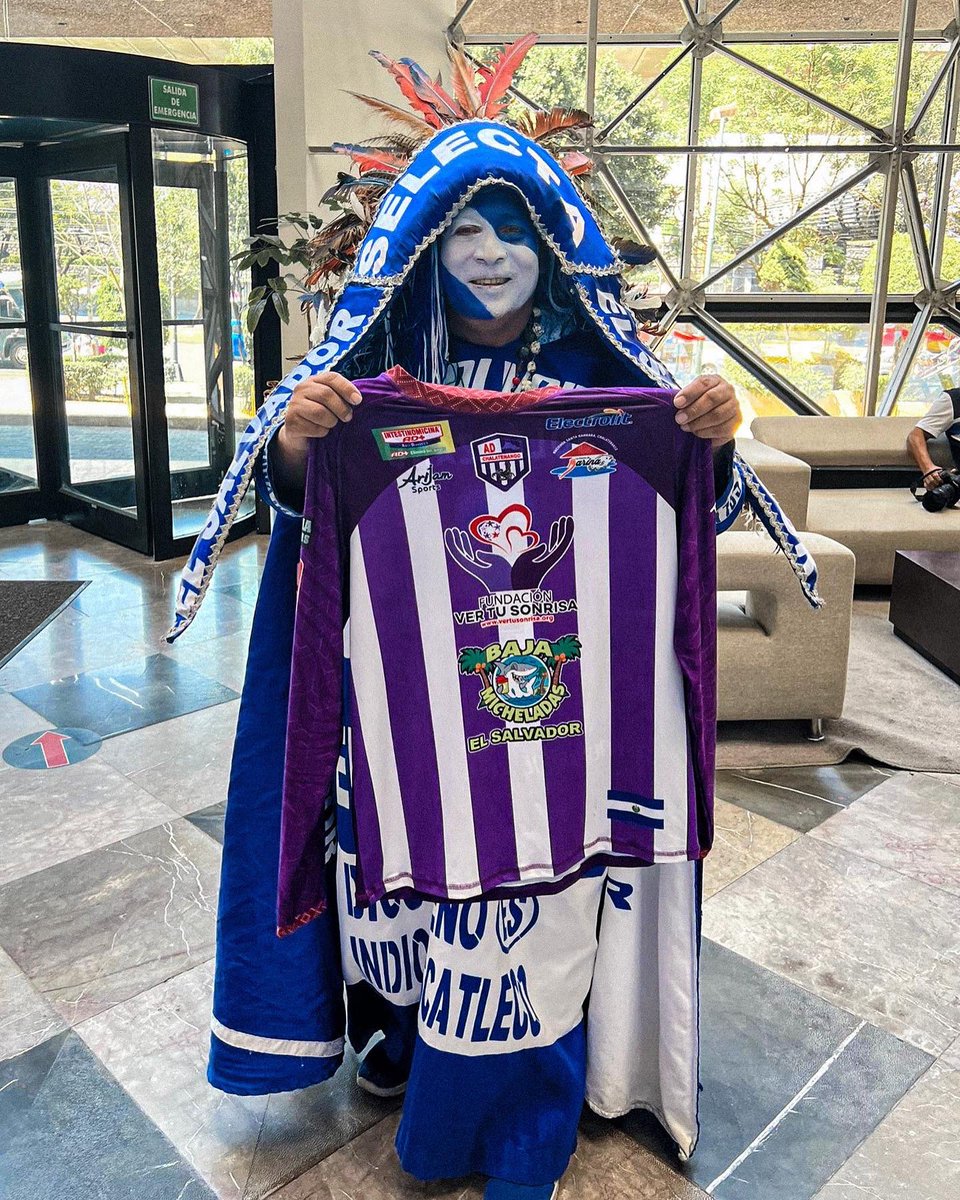 ADChalatenango's tweet photo. ¡Desde el Norte de El Salvador hasta el Azteca! 🇲🇽⚔️🇸🇻

#AlacranesPorelMundo #SomosAlacranes #TodosSomos33 https://t.co/xCnS8CK5Jg