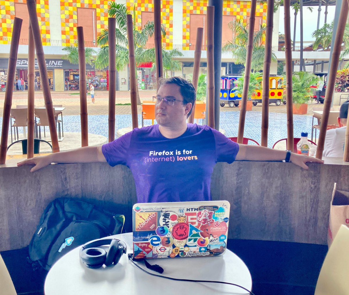skatox's tweet photo. The Internet makes my life easier because it lets me work from anywhere. As an #internetlovers I use #Firefox to be always protected from online threats https://t.co/K5QtSeTPlI