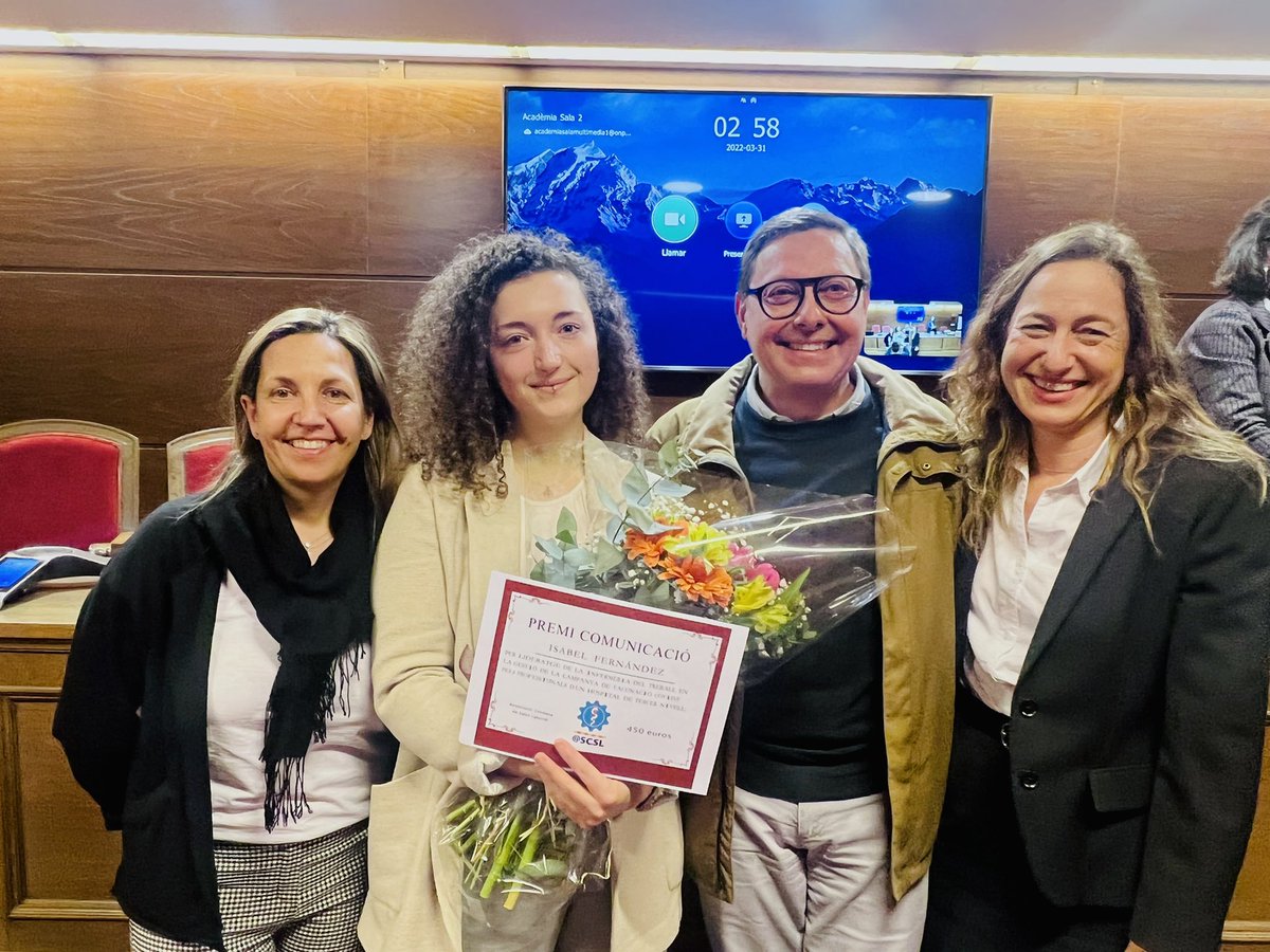 P_ilarDP's tweet photo. Enhorabuena Isa por el premio a la mejor comunicación de la 31 Diada de la Societat Catalana de Salut Laboral! Gracias por representar a la #enfermeriatrabajo del #psmar
@SCSLaboral @hospitaldelmar #EIR #Diada #Salutlaboral https://t.co/Mf489gOKJv