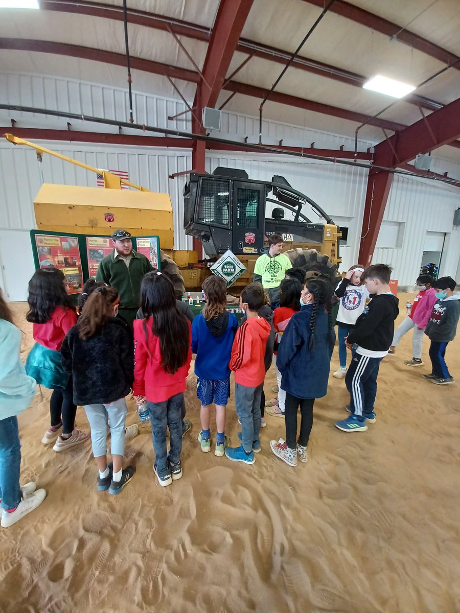 AG Day!!! Fun and learning for our 3rd graders <a href="/MarvinESNC/">Marvin Elementary School</a> #firstfieldtripin2years
<a href="/UCPSNC/">Union County Public Schools</a>
@jttopp <a href="/AGHoulihan/">Andrew G. Houlihan</a>
