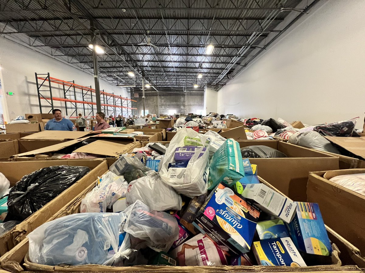 DeidreHenderson's tweet photo. When my afternoon meetings got canceled, my team and I decided to work a shift sorting donations for Ukraine. Many thanks to the First Lady @AbbyPalmerCox, her @ShowUpUtah initiative, @UServeUtah and every Utahn making efforts to help those in need #UtahforUkraine #DriventoAssist https://t.co/zBkwOGEYeB