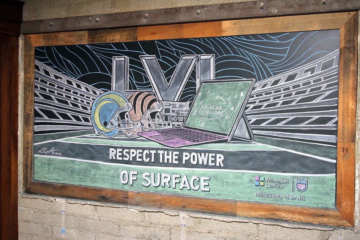 okainaimage's tweet photo. My chalk art at the Microsoft Lounge in Los Angeles. Designed by #MicrosoftSurfacePro8 https://t.co/rffiip8B5l
