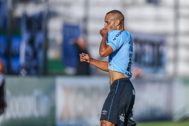 GREMIONEWS7's tweet photo. RETORNO

Além de Ricardinho, Grêmio está se preparando para a volta de Thaciano que estava emprestado para o Altayspor time da Turquia

O empréstimo se encerra no meio do ano

📸: Lucas Uebel
🗞: Soccer News Grêmio - Twitter https://t.co/7tzAXzwo6O