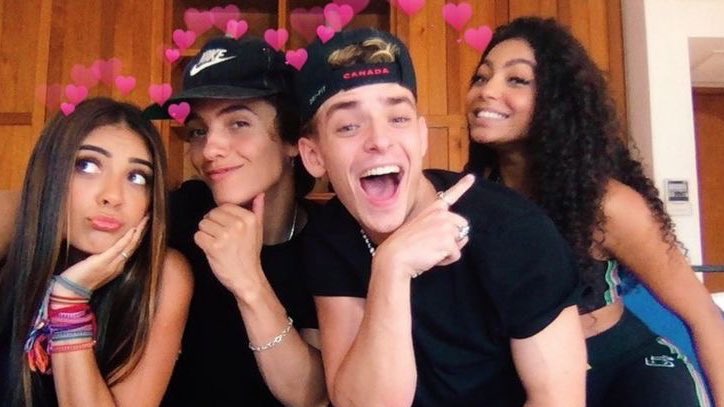 bleaufvs's tweet photo. {#NoshWeek × @NoahUrrea × @joshbeauchamp}

— Your favorite friendshipp w Nosh.

Sou cadelinha desses aqui.🤚🏻 https://t.co/OBv2ku2XtZ