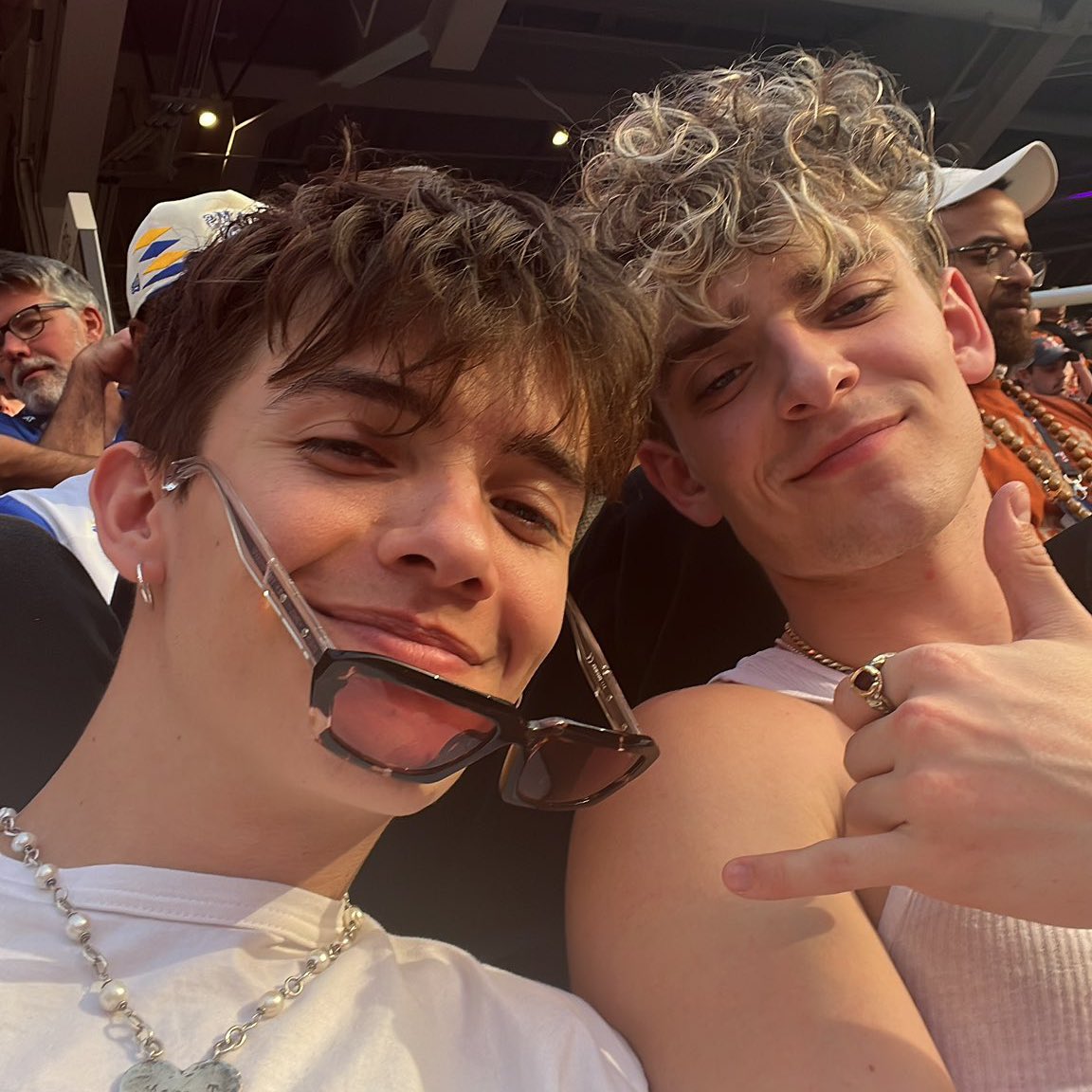bleaufvs's tweet photo. {#NoshWeek × @NoahUrrea × @joshbeauchamp}

— Tag w your favorite picture of Nosh.

Não consigo escolher só uma, mas eu amo essas aqui. https://t.co/XdAky1RFPK