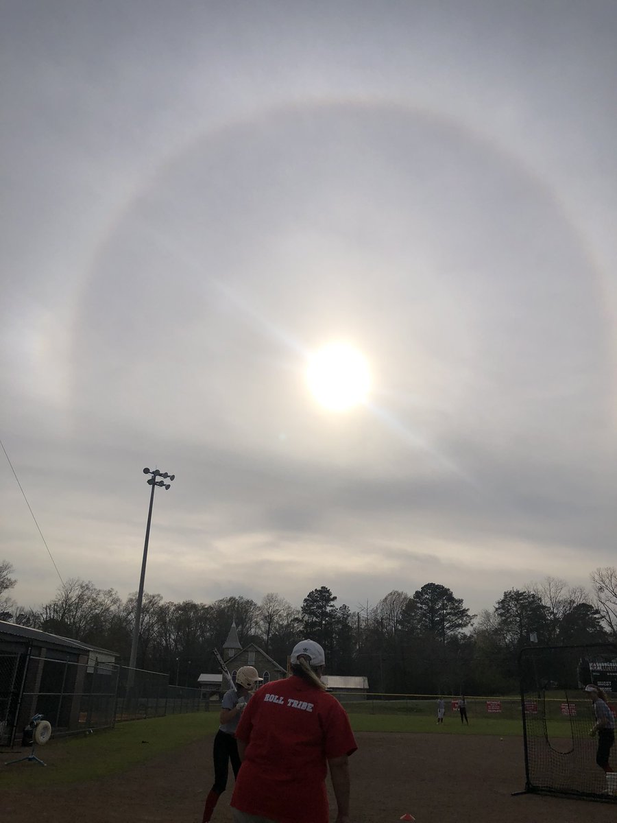 RHughes_OES's tweet photo. @spann just a quick softball practice while trying to not blow away.. beautiful halo though! ☀️🥎 @CoachPoeOHS https://t.co/MNcgLN8ubp