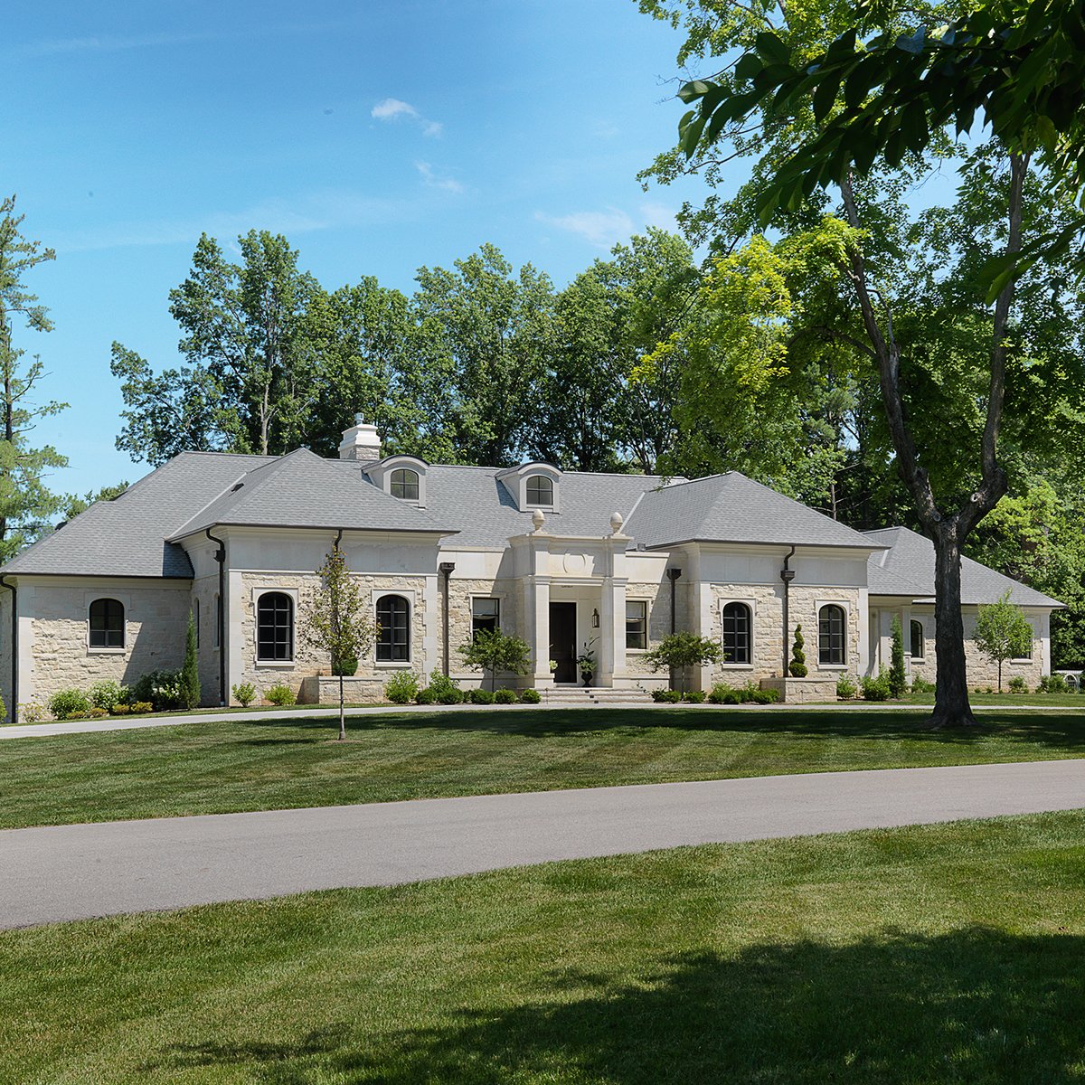 MitchellWallAD's tweet image. Whether you are starting from scratch or have bones to work with, we can help! Give us a call today to get started: fal.cn/3noxn

📌 Builder RG Ross