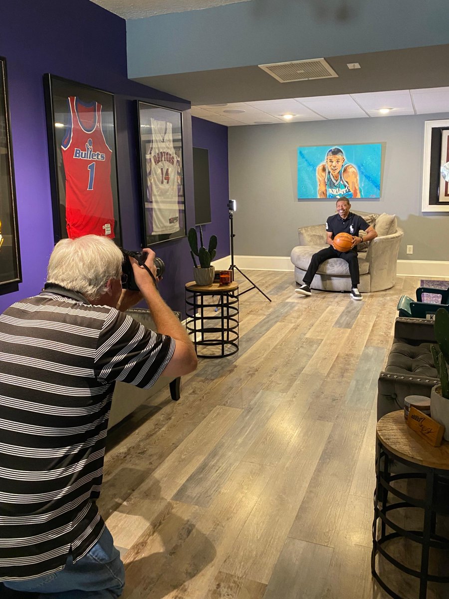 MuggsyBogues's tweet photo. A little behind the scenes with the one and only @scott_fowler #cltobserver https://t.co/dZHv4XpybN