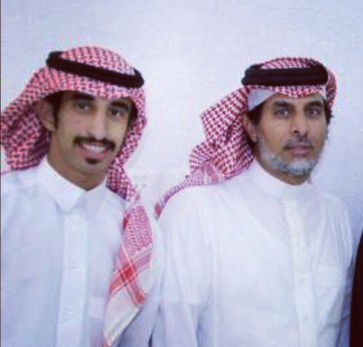 نبارك للاستاذ / عبدالرحمن بن ظافر بن صالح القرني حصوله على المركز الاول في مسابقة الرسم التشكيلي لمدينة الدرعية وذلك من جامعة الملك سعود .
