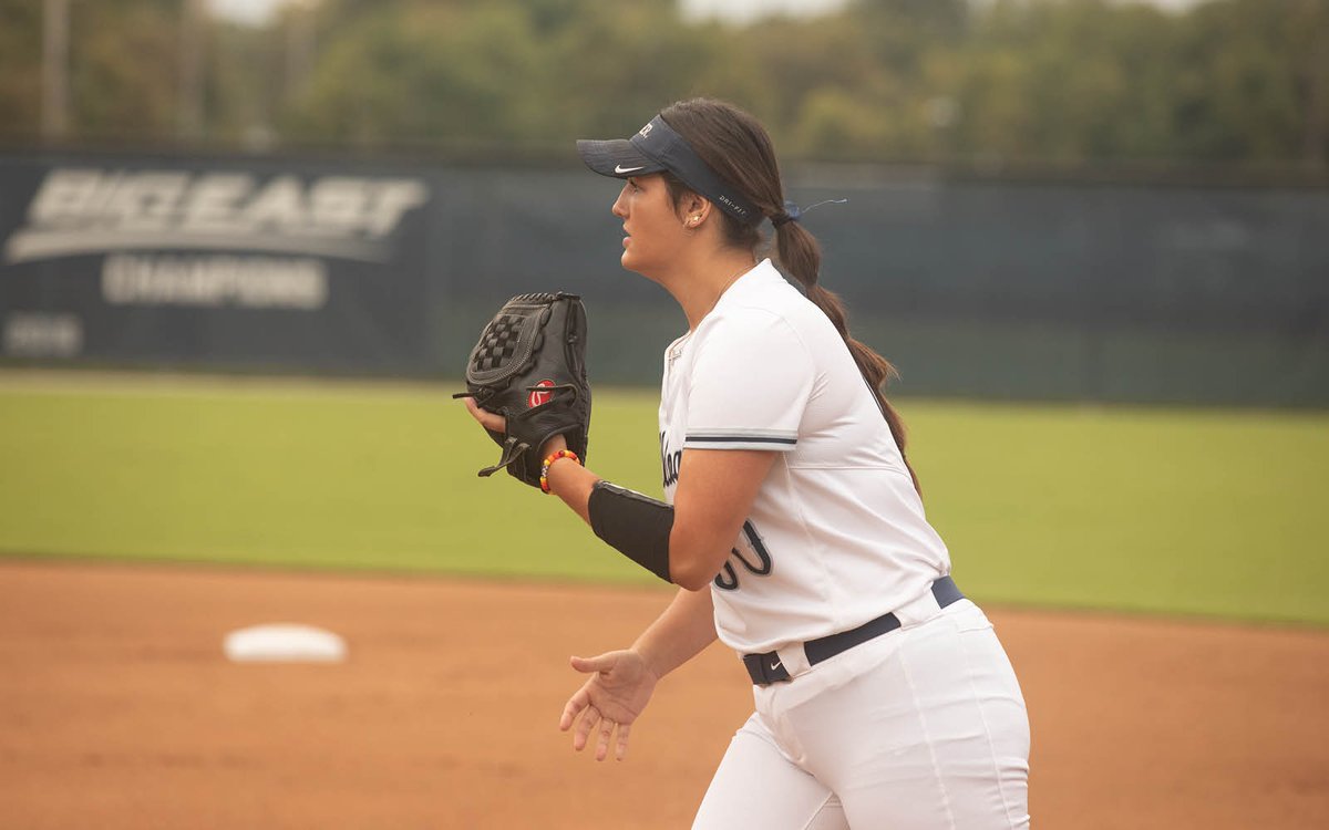ButlerSoftball's tweet photo. After a loss to Dayton, @ButlerSoftball will look to this weekend's series with league-leading UConn.

RECAP: https://t.co/rUbLGN0Y94 https://t.co/si8exzDBFb