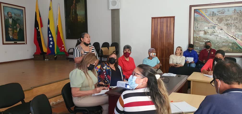 NellyverLugo's tweet photo. 1/3 #30Mar || Desde la Comisión Permanente de Política, Justicia, Seguridad Ciudadana, Derechos Humanos y Frontera del Consejo Legislativo del Táchira participamos en la Mesa de Trabajo sobre Casas de Justicia de Paz.
@FreddyBernal 
@TachiraCLET https://t.co/WVXgd33MWV