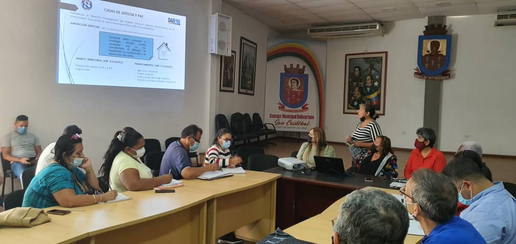 NellyverLugo's tweet photo. 1/3 #30Mar || Desde la Comisión Permanente de Política, Justicia, Seguridad Ciudadana, Derechos Humanos y Frontera del Consejo Legislativo del Táchira participamos en la Mesa de Trabajo sobre Casas de Justicia de Paz.
@FreddyBernal 
@TachiraCLET https://t.co/WVXgd33MWV