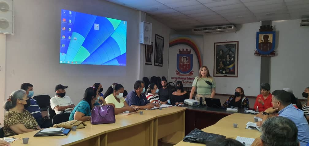 NellyverLugo's tweet photo. 1/3 #30Mar || Desde la Comisión Permanente de Política, Justicia, Seguridad Ciudadana, Derechos Humanos y Frontera del Consejo Legislativo del Táchira participamos en la Mesa de Trabajo sobre Casas de Justicia de Paz.
@FreddyBernal 
@TachiraCLET https://t.co/WVXgd33MWV