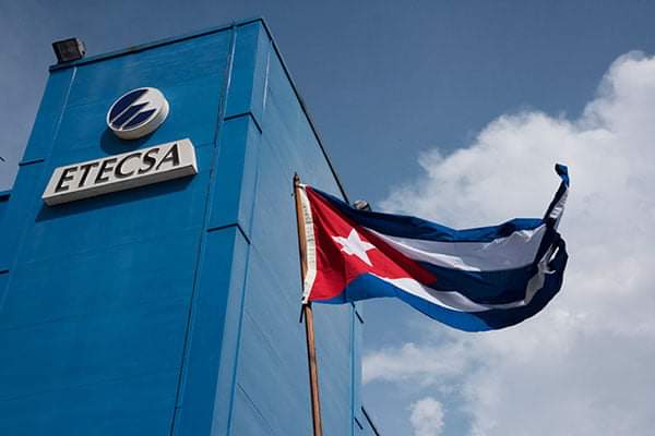 Durante #enformática2022 El Stand #Cuba mostró 31 proyectos de alto impacto en el desarrollo de las tecnologías de la información en el país, porque #VamosConTodo <a href="/taniavel76/">Tania Velazquez</a>  <a href="/CEtecsa/">comunicadora de etecsa</a>