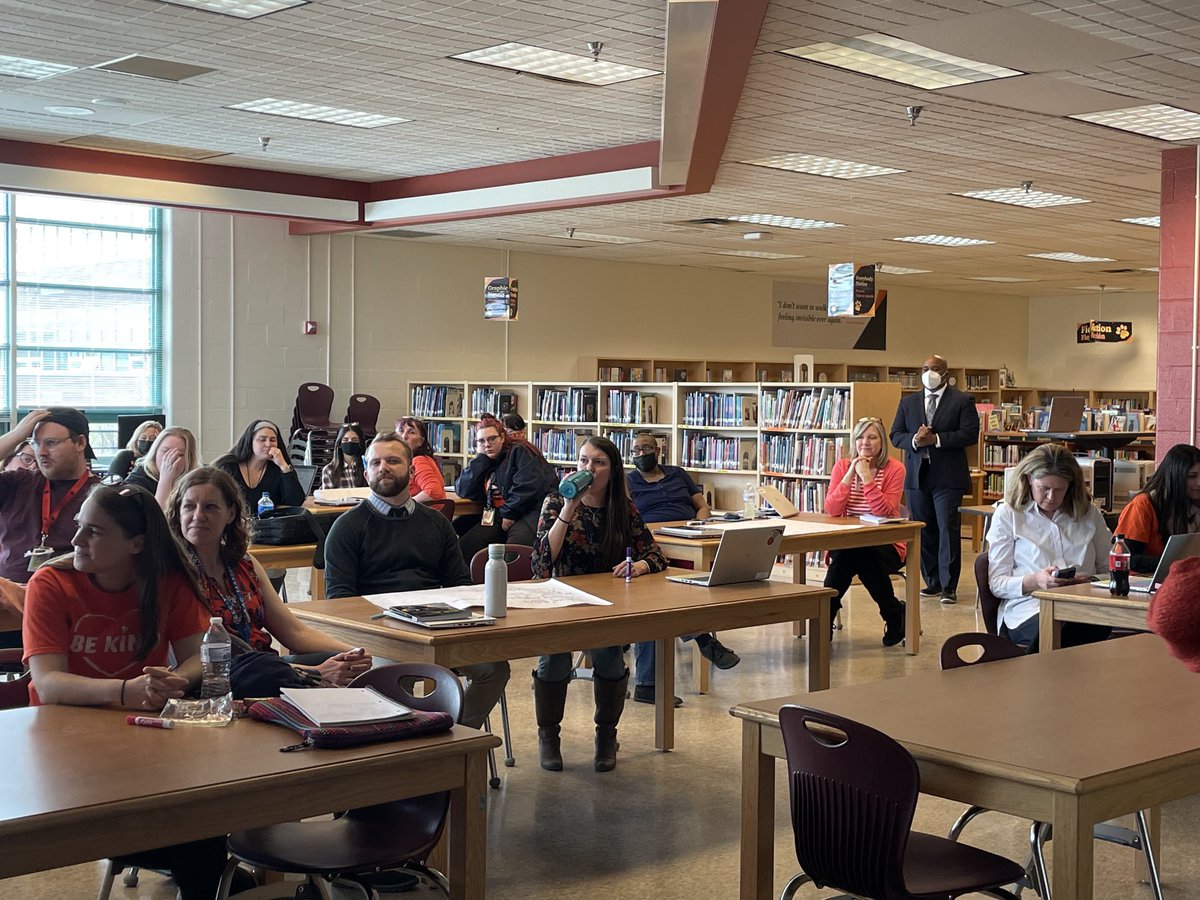 LinLibrarian's tweet photo. The Lindale Staff had great discussions today during our Equity PD!🧡🧡🧡 @PositivelyLMS  @JohnNash1911 https://t.co/DCF1LDJHZM
