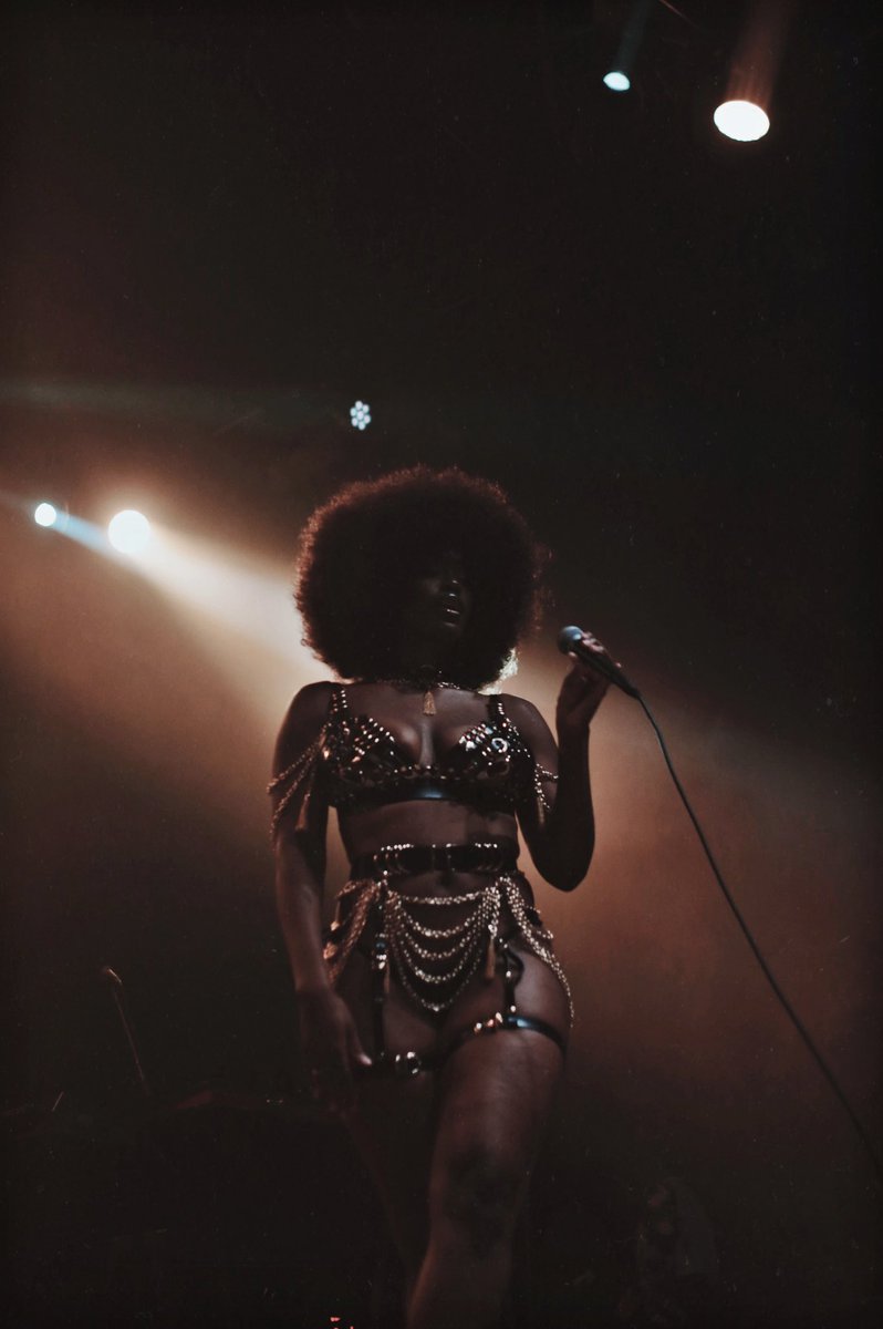 Phobymo's tweet photo. God is a woman. @tanerelle at @UnionTransfer philly. 

📸: @Phobymo https://t.co/KBN5y2H76p