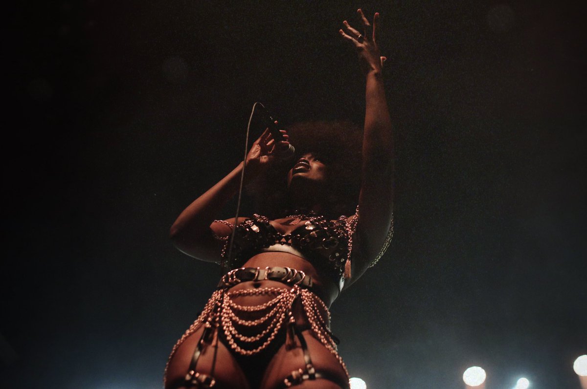 Phobymo's tweet photo. God is a woman. @tanerelle at @UnionTransfer philly. 

📸: @Phobymo https://t.co/KBN5y2H76p