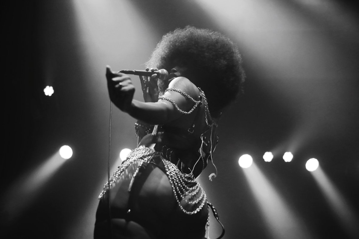 Phobymo's tweet photo. God is a woman. @tanerelle at @UnionTransfer philly. 

📸: @Phobymo https://t.co/KBN5y2H76p