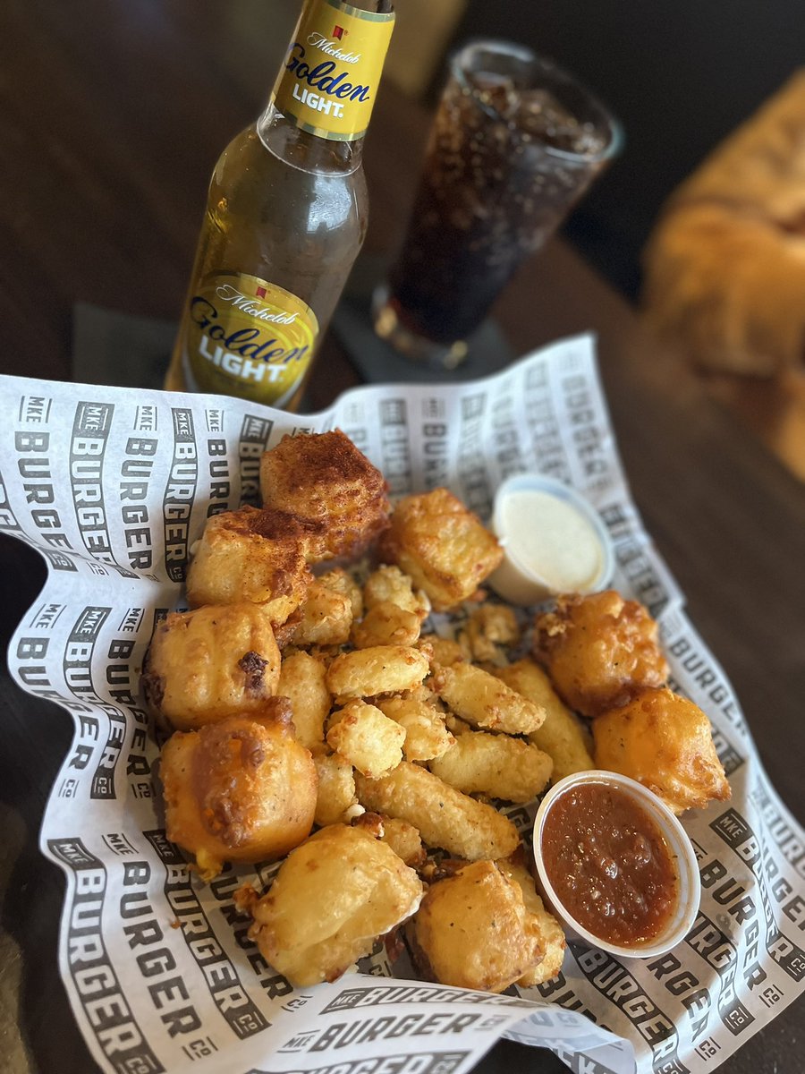 Haseon__Park's tweet photo. You can tell where I'm at😉 Cheese curds matter so we're making our final stop in Wisconsin on our way to HOME!

#MNbound #CheeseCurds #astheysay https://t.co/vI5nTHE6om