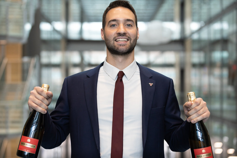 Chirik Group tweet media