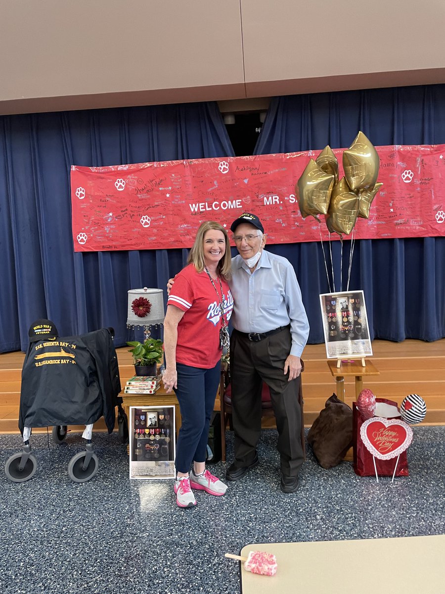 RESLibrary2's tweet photo. A BIG “Thank You” to World War II veteran, Mr. Sam, for buying the entire school ice cream that brightened our day! https://t.co/VvEznaD5dJ