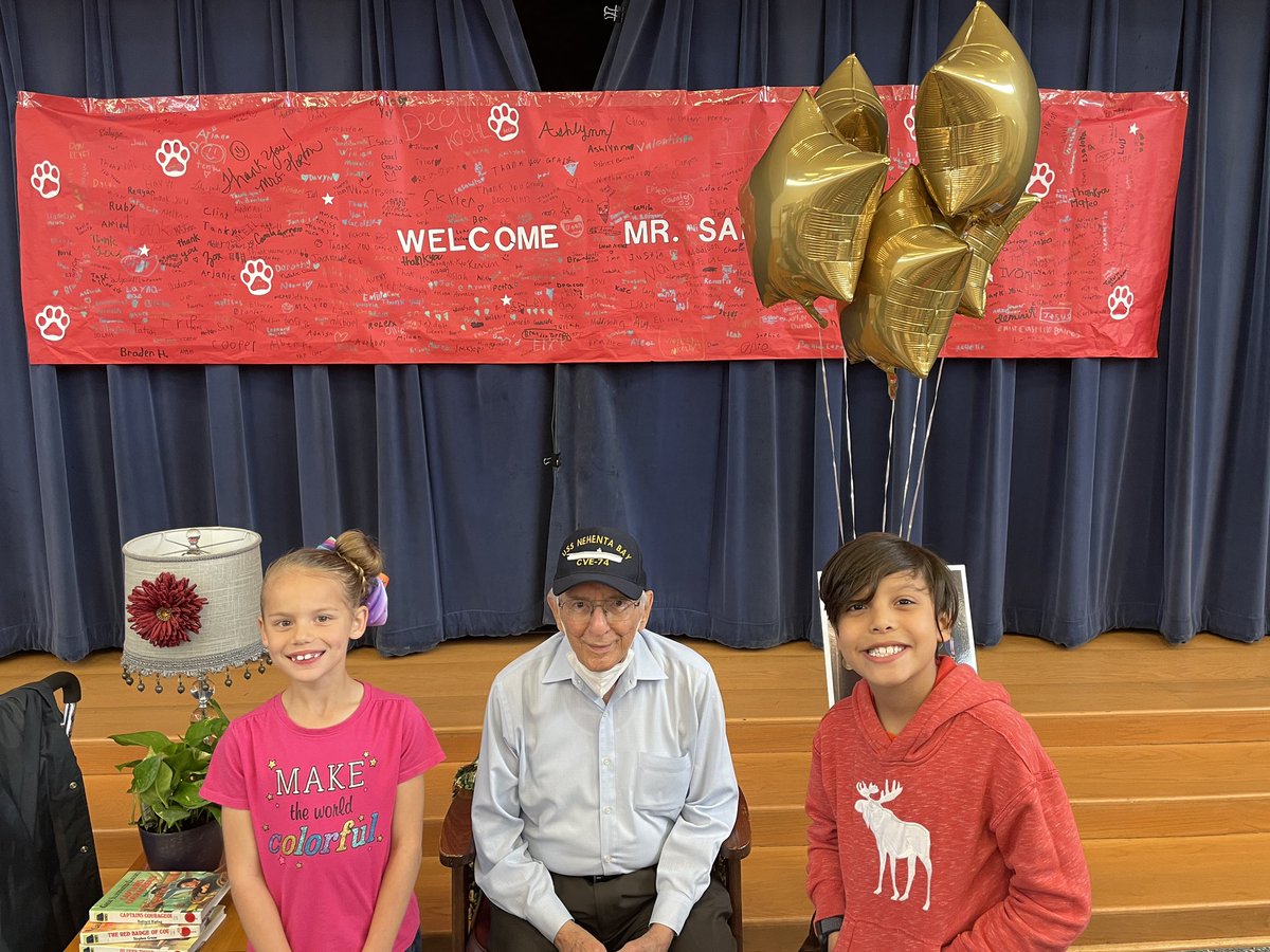 RESLibrary2's tweet photo. A BIG “Thank You” to World War II veteran, Mr. Sam, for buying the entire school ice cream that brightened our day! https://t.co/VvEznaD5dJ