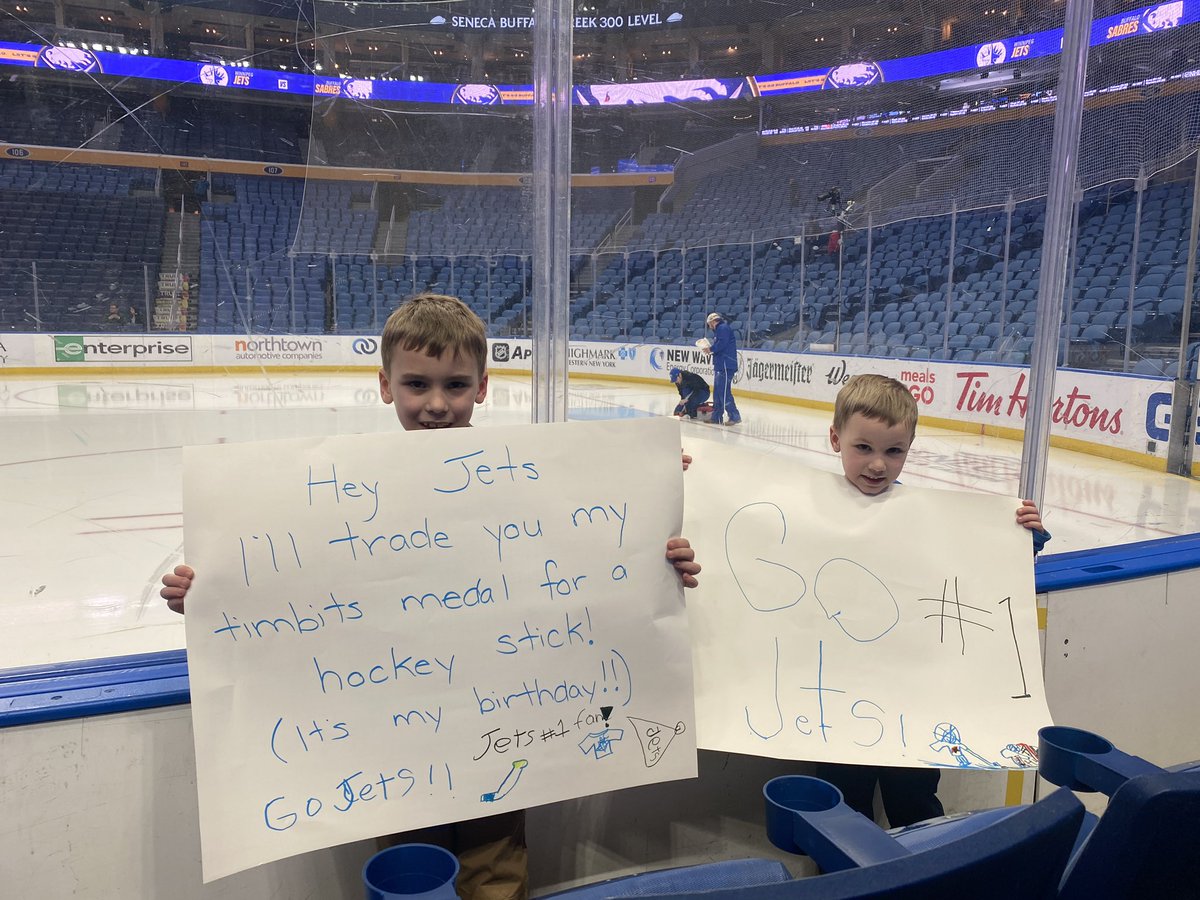 NHLJets's tweet photo. Happy Birthday to our buddy in Buffalo! 🥳 🎉 

#GoJetsGo | #WPGvsBUF https://t.co/cwBMJBsuXD