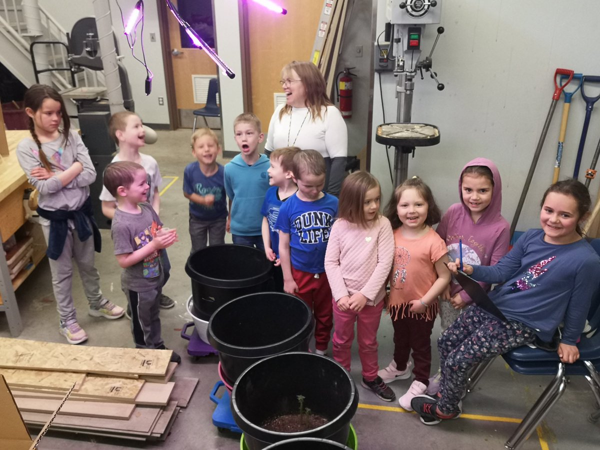 chilcotinwalsh's tweet photo. We have many good things growing in Anahim Lake. Potatoes too! #sd27learns #anahimlakelearns #spudsintubs #BCagriculture https://t.co/tS4PTIjf6i
