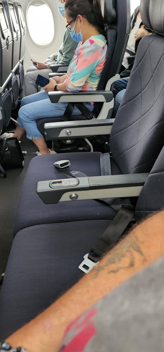 StevenSamsAU's tweet photo. And I get the whole row to myself. Wow https://t.co/8rAe73QTtX