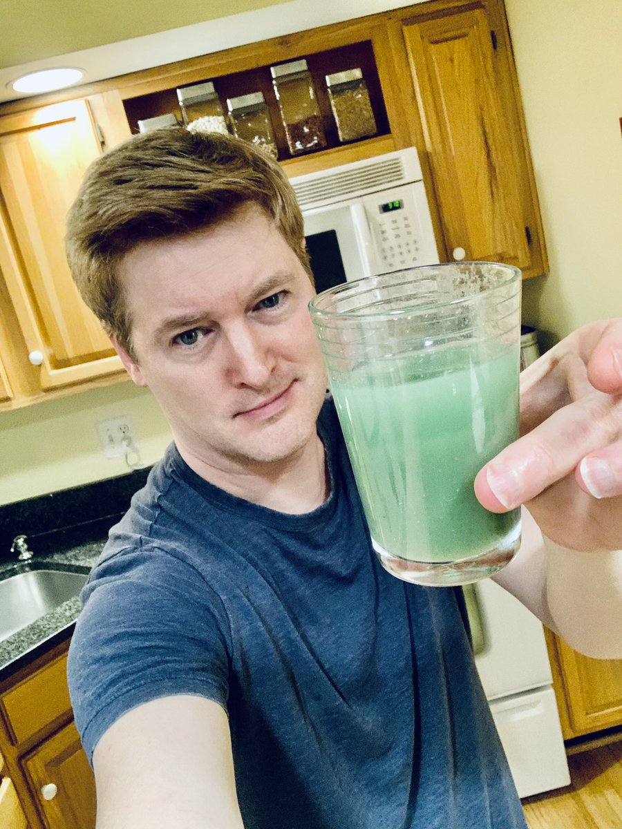 CrunchyScott's tweet photo. I remember when I could eat chips or cookies!for a snack. Getting old is bullshit. #greendrink #snackysnack https://t.co/4yw7jWYutY