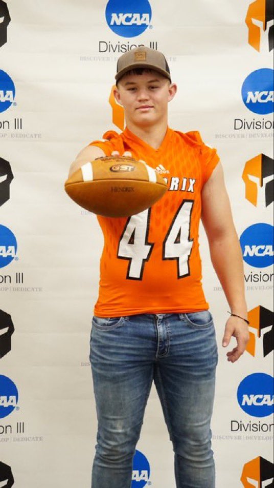 austinswaim6's tweet photo. Super blessed to have went on my first official visit to Hendrix College. Thanks to @RussHeidiSLC 🙌 https://t.co/aONP0viF6r