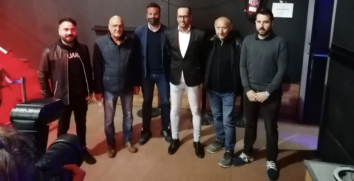 JoanCreus_'s tweet photo. GRÀCIES A TOTS I TOTES pel vostre suport! Ens veiem dissabte a les eleccions ⚽️ #focnou #cfmolletue https://t.co/XdZSl3o5LT
