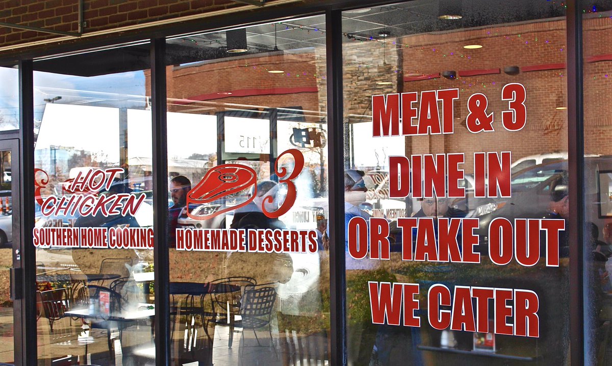 bishopsmeat3's tweet photo. If y’all didn’t celebrate National Hot Chicken Day at lunch, swing by for dinner… or anytime! Hot Chicken is on the menu every day! 🔥🥰
#BishopsMeat3 #HOTChicken https://t.co/Ihx2lSoydj