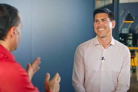 VMware's tweet photo. DATEV put customers and employees first during times of change and saw success. 

VMware's CTO @kitcolbert talks with Dr. Christian Baer, CTO of DATEV, tax software leader: https://t.co/SoM5rLuS8H https://t.co/wzOgeketg2