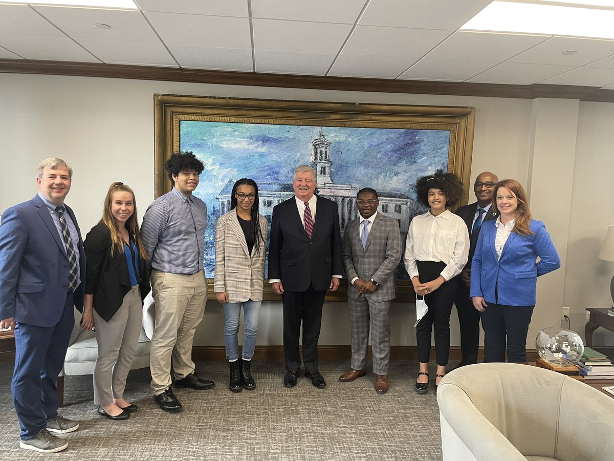 Thank you to <a href="/ltgovmcnally/">Randy McNally</a> for meeting with Boys &amp; Girls Clubs from across the state during their Day on the Hill and recognizing the 2022 TN Youth of the Year winner Jehlin Hayes from BGC Middle TN! <a href="/BGC_TN/">BGCs in Tennessee</a>
