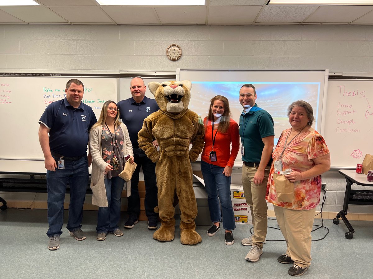 Lunch with the Cougar on Unity Day <a href="/AACountySchools/">AACPS</a> <a href="/IMChesapeakeHS/">Chesapeake High School</a> #AACPSAwesome